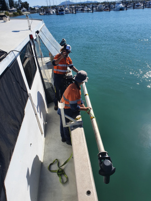 Lowering a Norbit Multibeam into Place